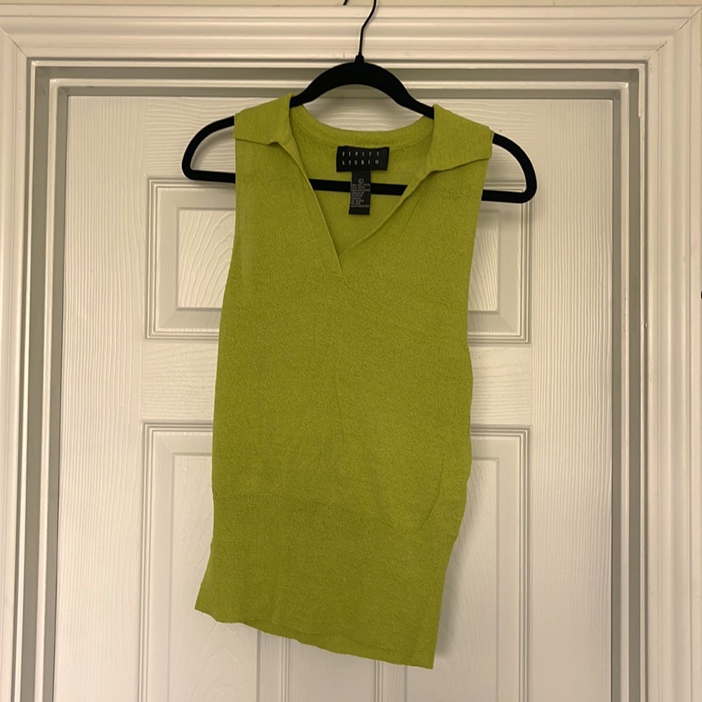 Vintage textured sleeveless collared shirt